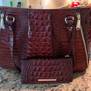 Brahmin purse with matching wallet. Comes with dust bag